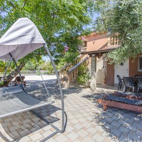 Apartments Lovely Courtyard Vir