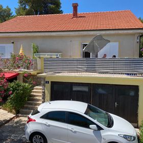 Apartments Dari Jelsa