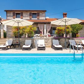 Villa Casa Danijel s bazenom Kastelir