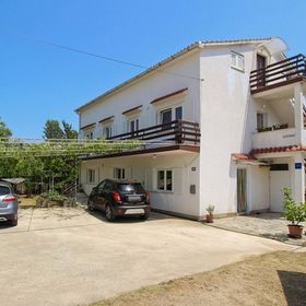 Apartment Nika Silo II