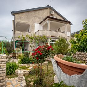 Apartments Nada Banjol II