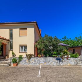 Apartment Marie Omisalj