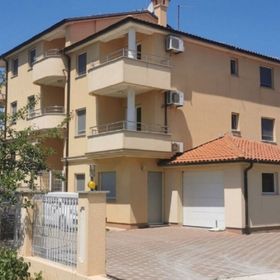 Apartments Gorgi Liznjan