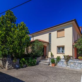 Apartment Marija Omisalj