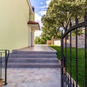 Apartments Igor Kostrena