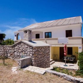 Apartments Mario Razanac