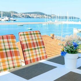 Apartment Iva Seget Donji