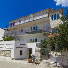 Apartments Vinko Primosten II