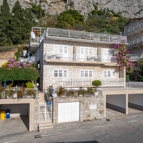 Apartment Ivana Omis II III