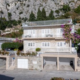 Apartment Ivana Omis II III