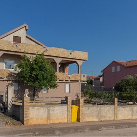 Apartman Gornji Karin - CDI886