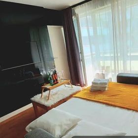 Miodowy apartament z balkonem, garażem, huśtawką, Rzeszów