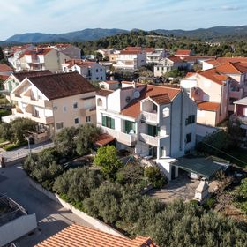 Apartmanok Parkolóhellyel Pirovac, Sibenik - 22567 Pirovac