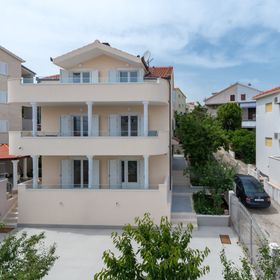 Apartments Ivan Okrug Gornji II III