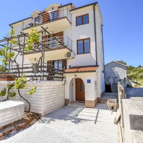 Apartments MARENI Razanj