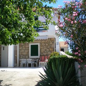 Apartments Tonci Kali