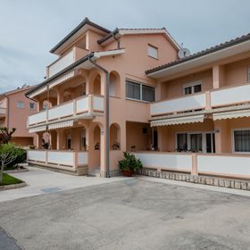 Apartments Mar Palit