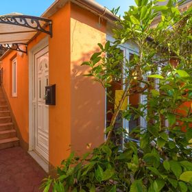 Apartment Orange Banjole