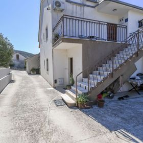 Apartment Ivo Vinisce