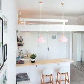 Przestronne mieszkanie z łóżkiem na antresoli rynek