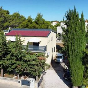 Apartmanok Parkolóhellyel Vir - Pedinka - Vir - Pedinka, Vir - 22373 Vir - Pedinka