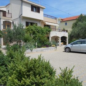 Apartments Desy Srima