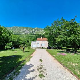 Apartment Nenad Tribalj