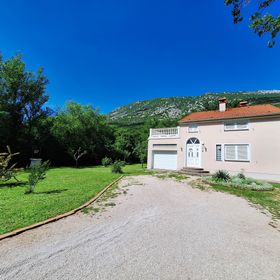 Apartment Nenad Tribalj