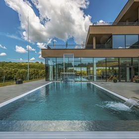 Hotel Essence Pogány