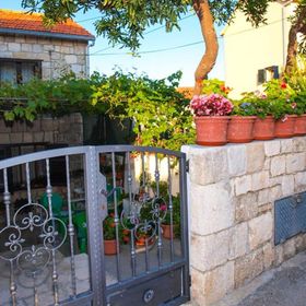 Apartment Simi Postira