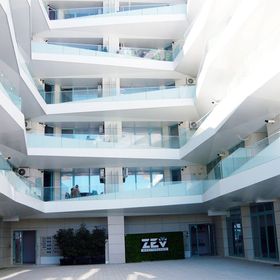 CNC Zev Apartment Mamaia