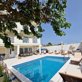 Apartments Chico Sv. Filip i Jakov