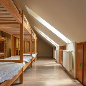 Erdei Óvoda és Iskola Komlóska