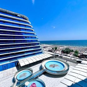 Apartament White Titanic Mamaia Nord