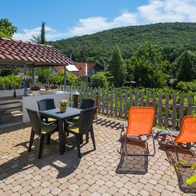 Nevenincs NYARALÓ Balatonfüred