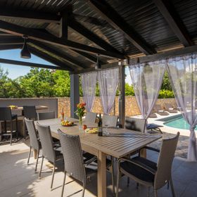 House Casa Viola Tar