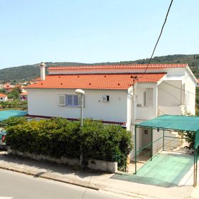 Apartments Naki Slatine