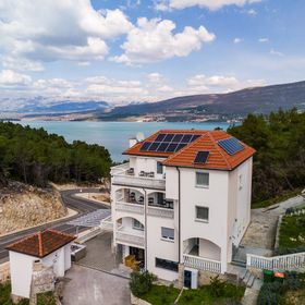 Apartments and Rooms Stipanovi Dvori Donji Karin