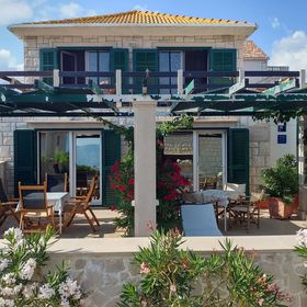 Apartment Ennio Povlja