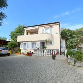 Apartments Julia Čižići II