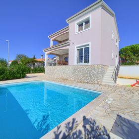 House Isabella Linardici