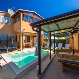 House Tangerine Fazana