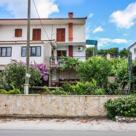 Apartments Žana Arbanija