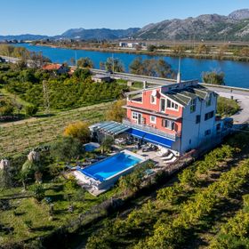 Apartments Holiday home Book Opuzen