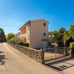 Apartments and Room Tamaris Malinska