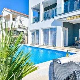 Apartments Sunny by the Sea Zaton