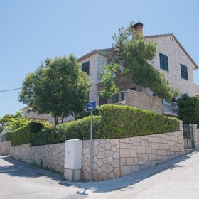 Apartment Vesna Postira