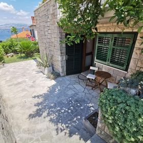 Apartment Vesna Postira