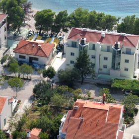 Apartments and Rooms Residence Simic Makarska