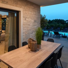 Villa Palazzina I s bazenom i wellnesom Vranici